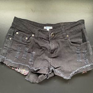 3 for $20 | Black peek-a-boo flower pockets shorts